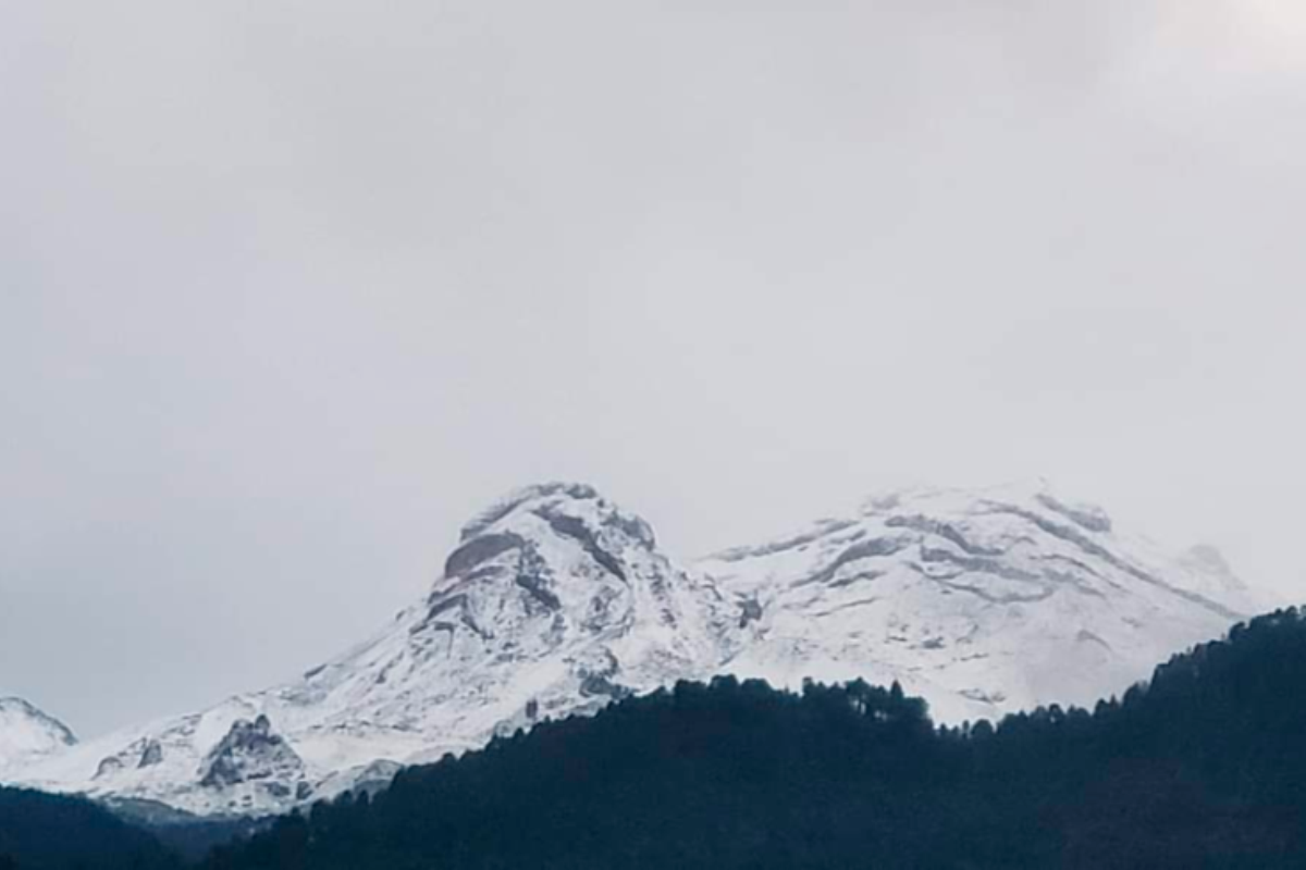 Iztaccíhuatl, Popocatépetl y Nevado de Toluca cubiertos de nieve